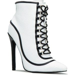 Shoedazzle Dangerous White and Black Bootie